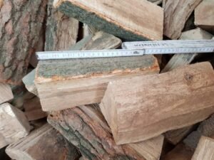 Trockenes Kaminholz als reine Buche 25 cm lose